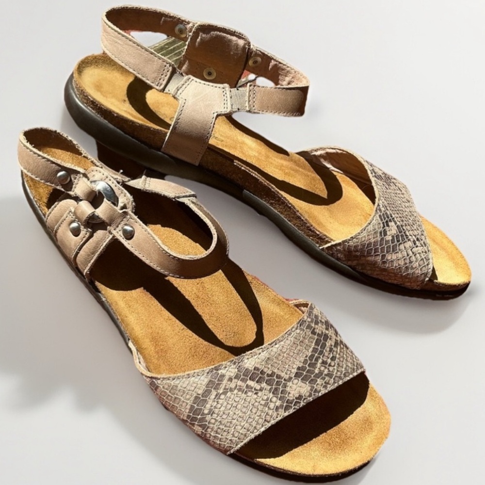 NAOT Women’s Leather Sandals Snake Print Comfort Size 41 US 10 Arch Support